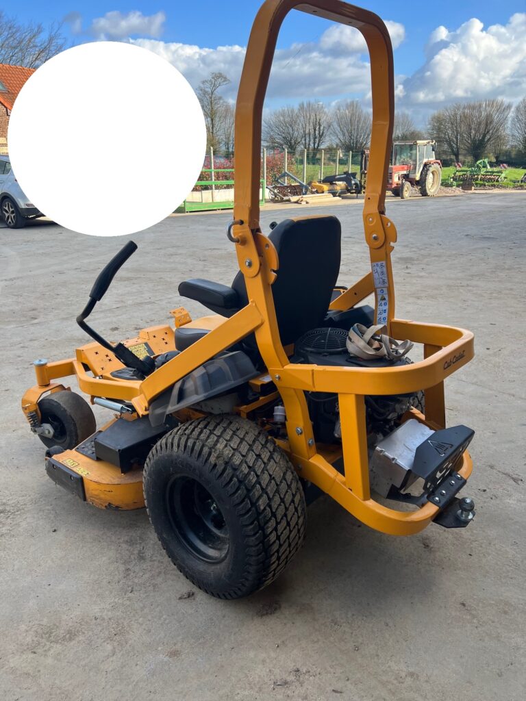 Autoportée zéro turn CUB CADET​ arrière d'occasion
