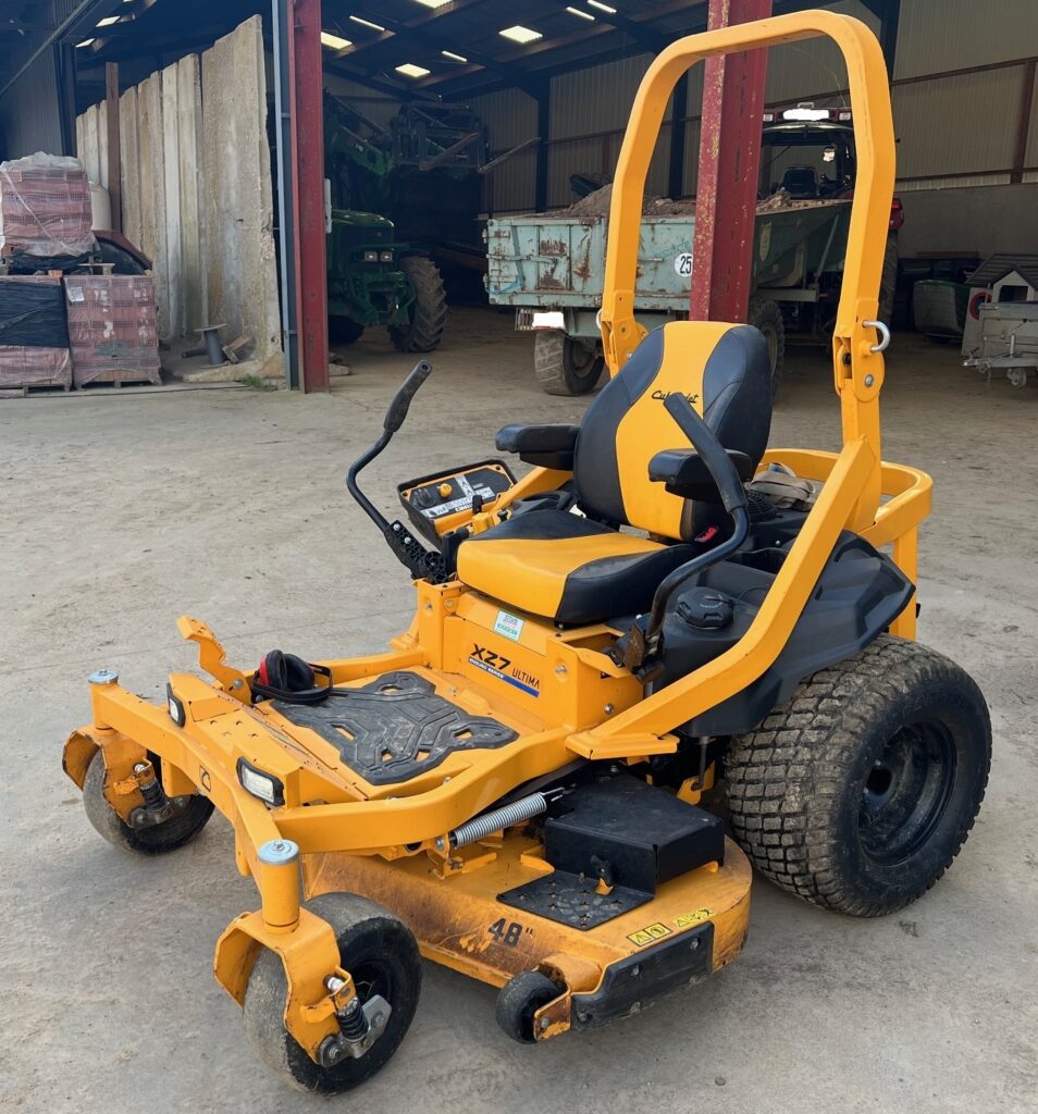 Autoportée zéro turn CUB CADET​ d'occasion - matériels motoculture d'occasion