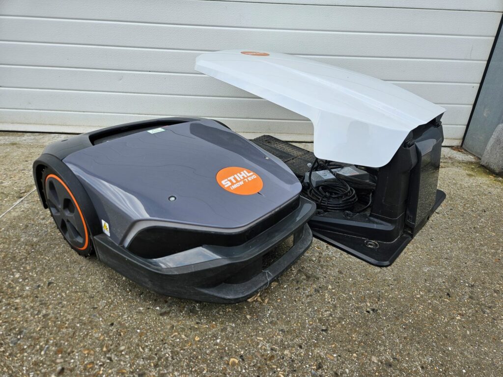 Robot tondeuse STIHL iMow 7 EVO vendu d'occasion