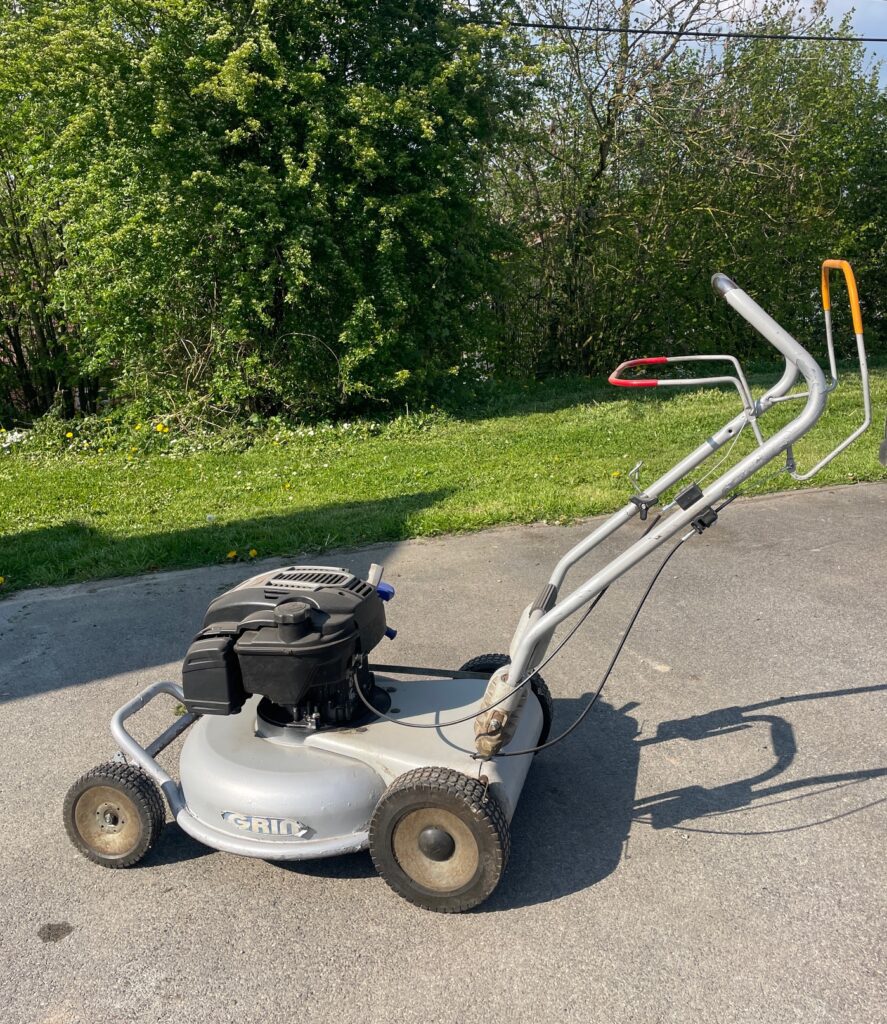 Tondeuse GRIN HM 53A B&S d'occasion