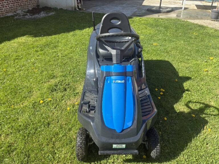 Rider Tracteur tondeuse STAUB ALIZE 12,5kh d'occasion (avant)