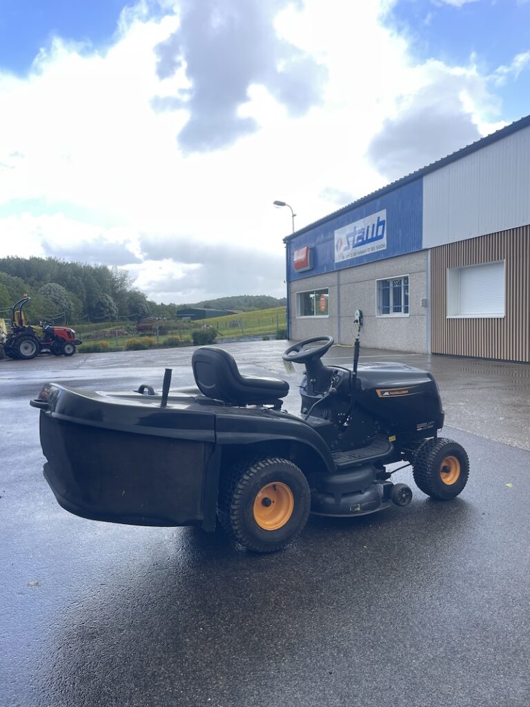Tracteur tondeuse d'occasion MC CULLOCH droite